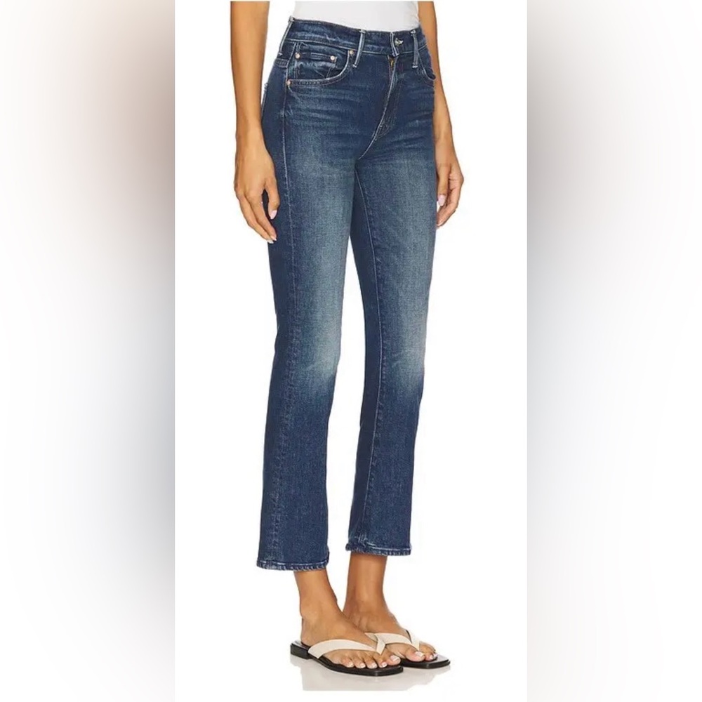 MOTHER ”The Insider Ankle”jeans in a semi faded dark denim. ✨NWT✨ size 27 $260